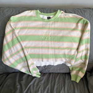 LIKE NEW! CROPPED BDG CREWNECK